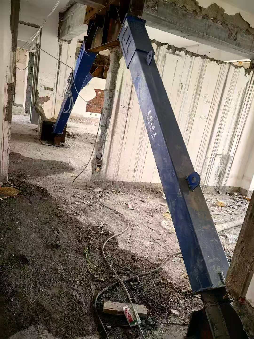 唐县柱子粘钢加固施工工艺